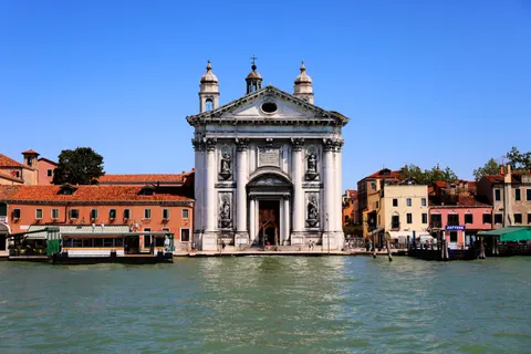 Venice Canal 4K Wallpaper · architecture · 3840×2560