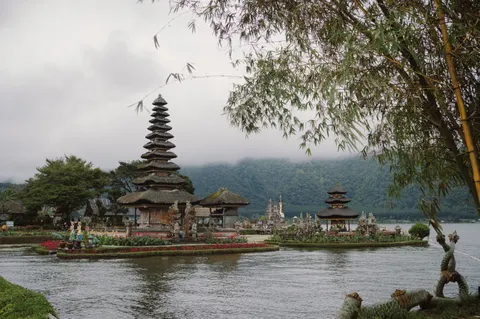 Papel de parede Pagode japonês 4K · architecture · 3840×2552