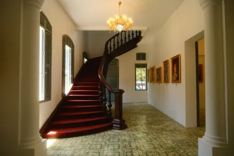 Spiral Staircase 4K Wallpaper · architecture · 3840×2560