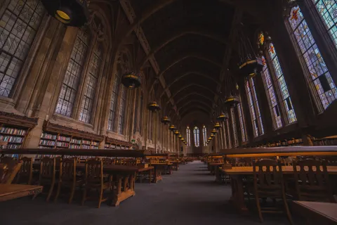 कैथेड्रल 4K वॉलपेपर · architecture · 3840×2560