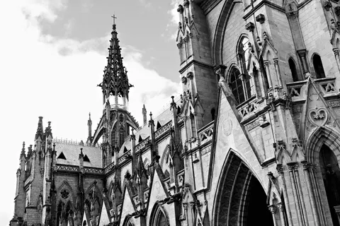 Wallpaper Katedral 4K · architecture · 3840×2560