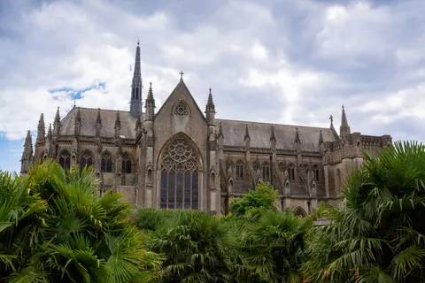 Cathedral 4K Wallpaper · architecture · 3840×2560