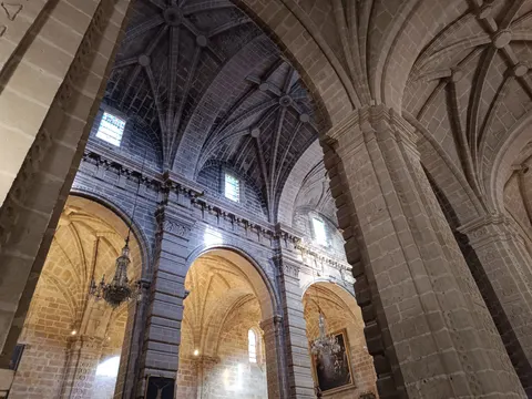 Kathedrale 4K Hintergrundbild · architecture · 3840×2880