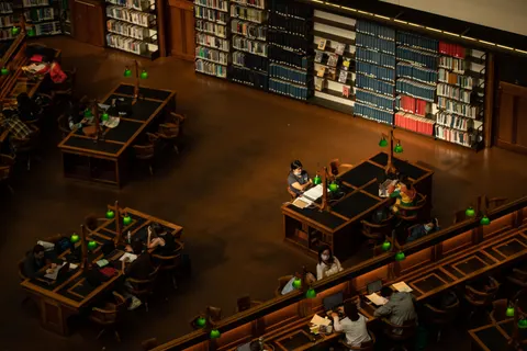 Papel de parede Grande biblioteca 4K · architecture · 3840×2560