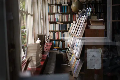 Große Bibliothek 4K Hintergrundbild · architecture · 3840×2560