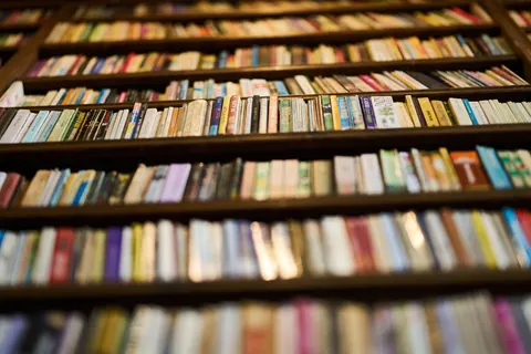 Grand Library 4K Wallpaper · architecture · 3840×2561
