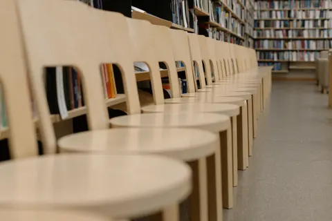 Fond d'écran Grande bibliothèque 4K · architecture · 3840×2560
