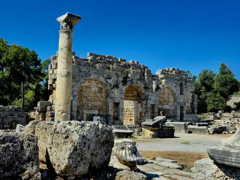 Roman Ruins 4K Wallpaper · architecture · 3840×2878