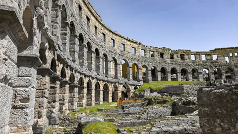 Roman Ruins 4K Wallpaper · architecture · 3840×2161