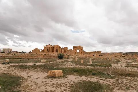 Roman Ruins 4K Wallpaper · architecture · 3840×2560