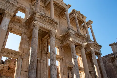 Roman Ruins 4K Wallpaper · architecture · 3840×2560