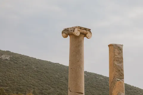 Greek Temple 4K Wallpaper · architecture · 3840×2560