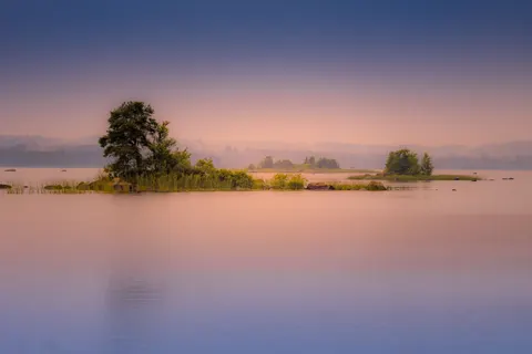 Hình nền Hồ Núi Sương Mù 4K · nature · 3840×2560