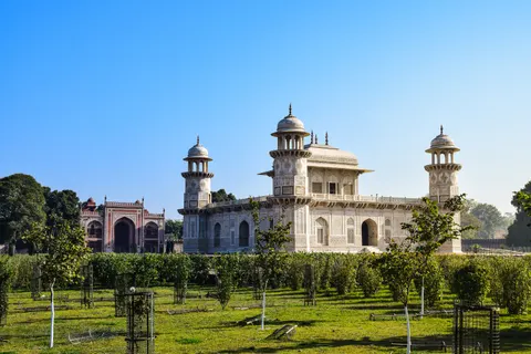 Taj Mahal 4K Wallpaper · architecture · 3840×2560