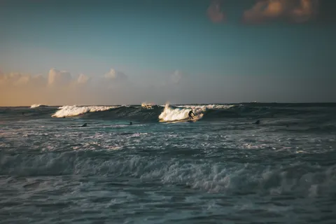 Hình nền Sóng Lướt Ván 4K · ocean · 3840×2560