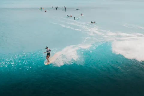 サーフィンの波 4K壁紙 · ocean · 3840×2560
