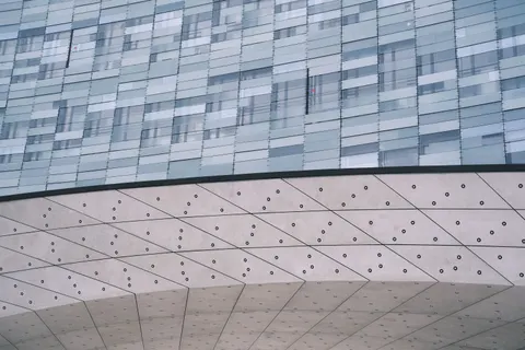 Futuristic Facade 4K Wallpaper · architecture · 3840×2560