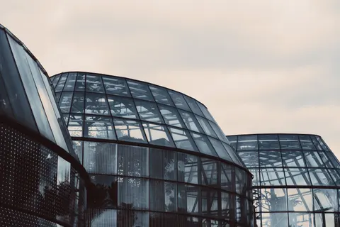 Futuristic Facade 4K Wallpaper · architecture · 3840×2560