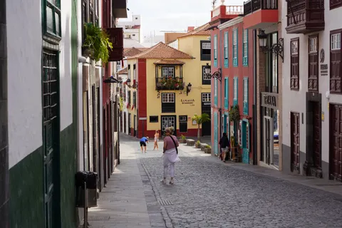 Colorful Houses 4K Wallpaper · architecture · 3840×2562