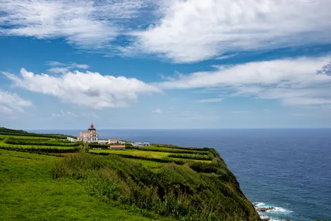 Cliff Lighthouse 4K Wallpaper · architecture · 3840×2563