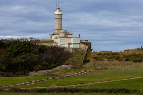 Cliff Lighthouse 4K Wallpaper · architecture · 3840×2560