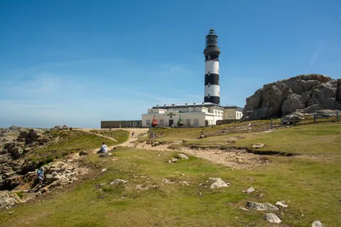 Cliff Lighthouse 4K Wallpaper · architecture · 3840×2560