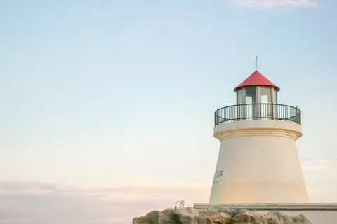 Cliff Lighthouse 4K Wallpaper · architecture · 3840×2560