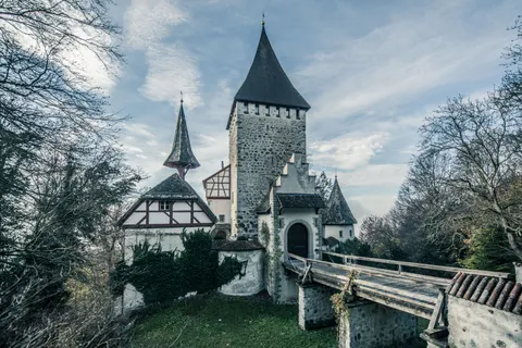 Medieval Castle 4K Wallpaper · architecture · 3840×2563