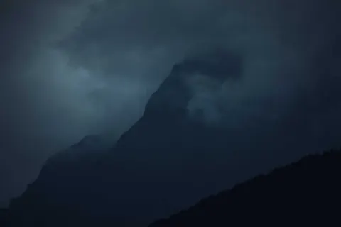 Dark Mountains 4K Wallpaper · dark · 3840×2560