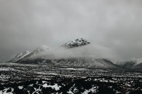 Dark Mountains 4K Wallpaper · dark · 3840×2560