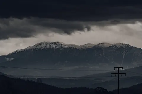 Dark Mountains 4K Wallpaper · dark · 3840×2560