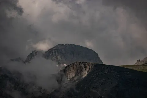 Dark Mountains 4K Wallpaper · dark · 3840×2560