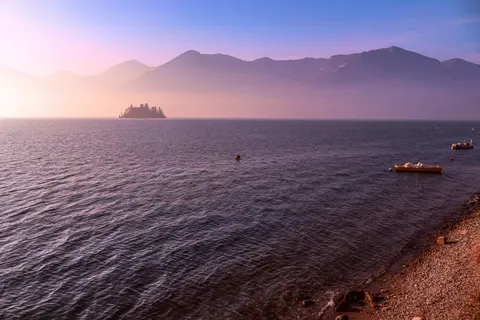 Misty Mountain Lake 4K Wallpaper · nature · 3840×2560
