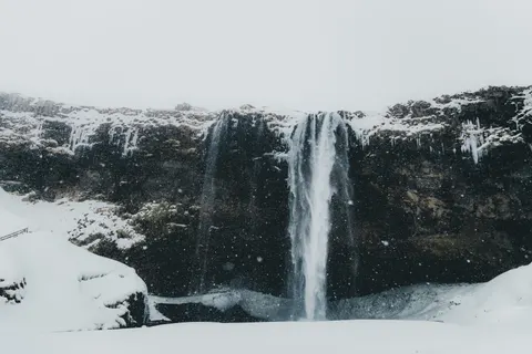 Iceland Falls 4K Wallpaper · waterfall · 3840×2560