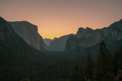 Tapeta Góry o zachodzie słońca 4K · sunset · 3840×2560