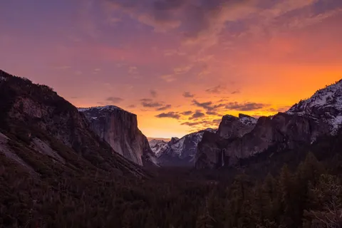 Sunset Mountains 4K Wallpaper · sunset · 3840×2561