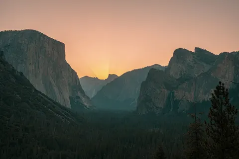 Sunset Mountains 4K Wallpaper · sunset · 3840×2560