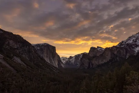 Sunset Mountains 4K Wallpaper · sunset · 3840×2561