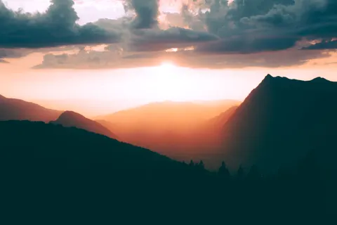 Sunset Mountains 4K Wallpaper · sunset · 3840×2560