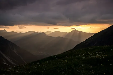 Sunset Mountains 4K Wallpaper · sunset · 3840×2560