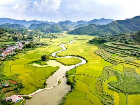 Aerial River 4K Wallpaper · aerial · 3840×2880