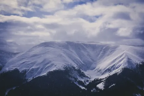 Winter Mountains 4K Wallpaper · winter · 3840×2560