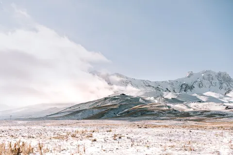 Winter Mountains 4K Wallpaper · winter · 3840×2560