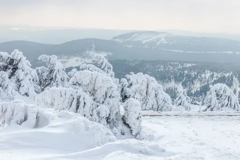 Winter Mountains 4K Wallpaper · winter · 3840×2560