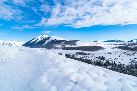 Winter Mountains 4K Wallpaper · winter · 3840×2560