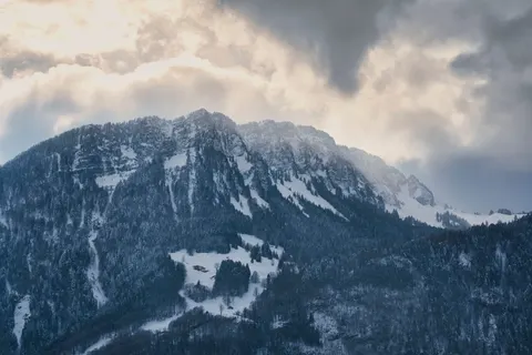 Winter Mountains 4K Wallpaper · winter · 3840×2561