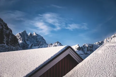 Winter Mountains 4K Wallpaper · winter · 3840×2560