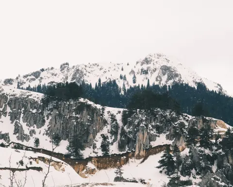 Winter Mountains 4K Wallpaper · winter · 3840×3076