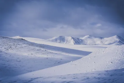 Winter Mountains 4K Wallpaper · winter · 3840×2560