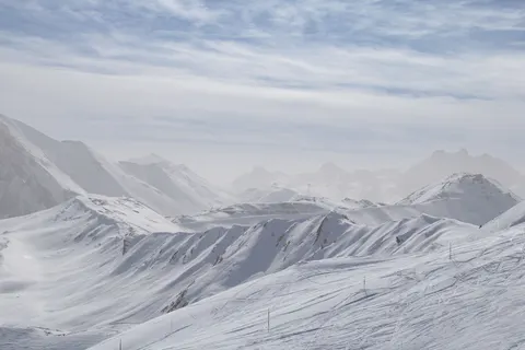 Winter Mountains 4K Wallpaper · winter · 3840×2561